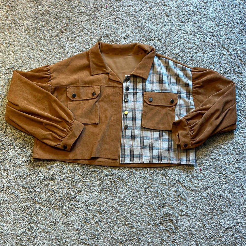 Split cropped jacket